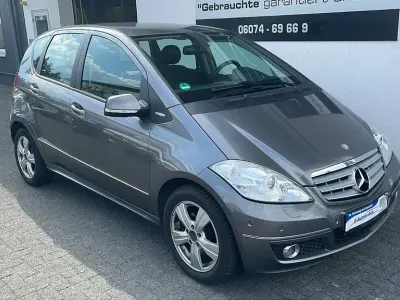 Gebraucht Mercedes A180 116 PS (85 kW) 2012 Grau Kleinwagen