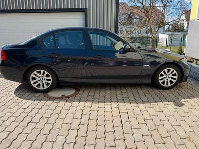 Second-hand BMW 318 129 CP (94 kW) 2006 Albastru Berlinǎ