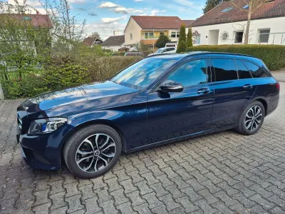 Usata Mercedes C220 Avantgarde 194 CV (142 kW) 2019 Blu Berlina