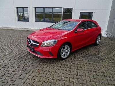 Gebraucht Mercedes A200 Urban 136 PS (100 kW) 2016 Rot Limousine