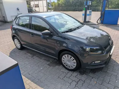 Gebraucht VW Polo Trendline 60 PS (44 kW) 2015 Grau Limousine