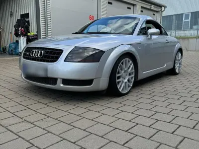 Begagnad Audi TT S-Line 179 HK (131 kW) 1999 Silver Sportkupé