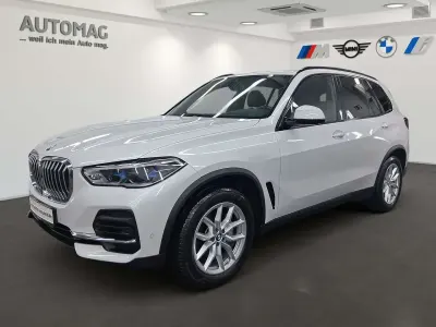 Gebraucht BMW X5 Sport Line 333 PS (244 kW) 2023 Mineralweiß SUV