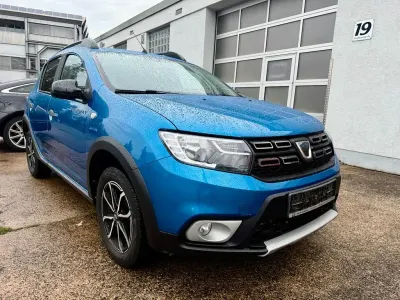 Gebraucht Dacia Sandero Celebration 90 PS (66 kW) 2020 Blau sky Limousine
