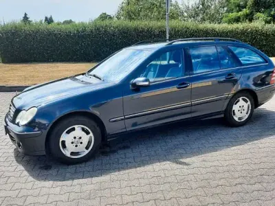 Gebraucht Mercedes C200 Avantgarde 163 PS (119 kW) 2005 Blau Limousine