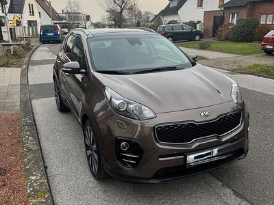 Braun Gebraucht 2016 Kia Sportage SUV | 15.999 €