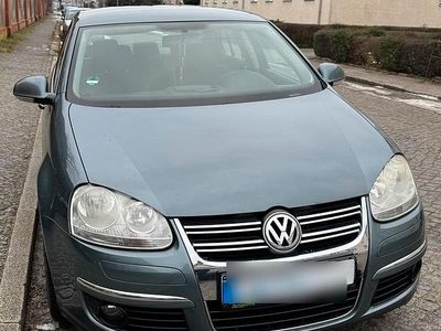 Grün Gebraucht 2006 VW Jetta Limousine | 3.800 €