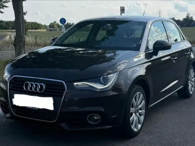 Gebraucht Audi A1 Ambiente 90 PS (66 kW) 2014 Braun Kleinwagen