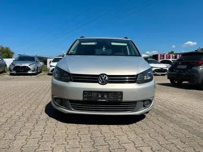 Gebraucht VW Touran Comfortline 140 PS (102 kW) 2011 Gold Van / Kleinbus