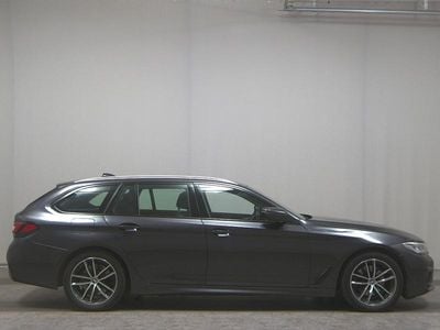 Gebraucht BMW 520 M Sport 190 PS (139 kW) 2023 Grau Kombi