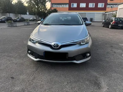 Gebraucht Toyota Auris 116 PS (85 kW) 2016 Grau Kleinwagen