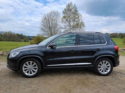 Usata VW Tiguan R-line 140 CV (102 kW) 2011 Nero SUV