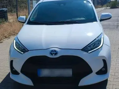 Gebraucht Toyota Yaris Team 2022 Weiß Kleinwagen