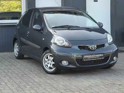 Gebraucht Toyota Aygo Edition 68 PS (50 kW) 2011 Grau Kleinwagen