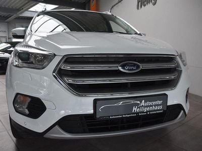 Gebraucht Ford Kuga Titanium 179 PS (131 kW) 2018 Weiß SUV