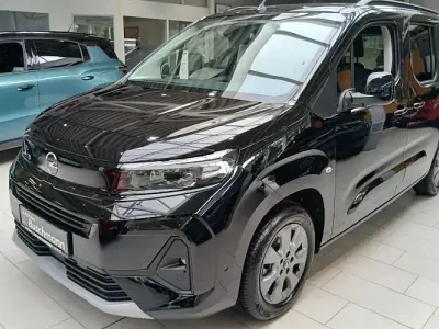 Gebraucht Opel Combo 131 PS (96 kW) 2026 Karbon schwarz metallic Van / Kleinbus