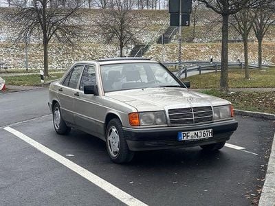 Gebraucht Mercedes 190 75 PS (55 kW) 1990 Gold Limousine