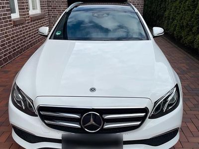 Gebraucht Mercedes E220 194 PS (142 kW) 2019 Weiß Kombi