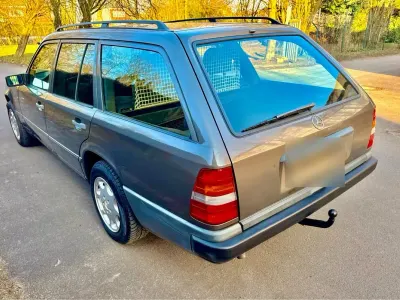 Gebraucht Mercedes E230 132 PS (97 kW) 1989 Grau Kombi