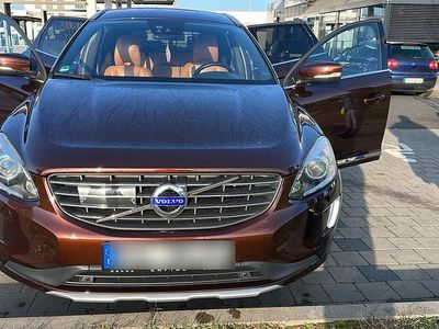 Gebraucht Volvo XC60 Momentum 235 PS (172 kW) 2013 Braun SUV