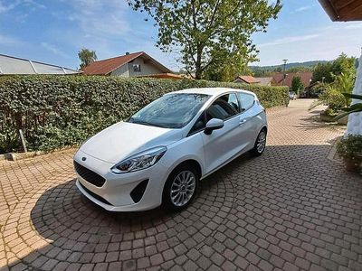 Weiß Gebraucht 2017 Ford Fiesta Limousine | 7.500 € (Etwas zu teuer)