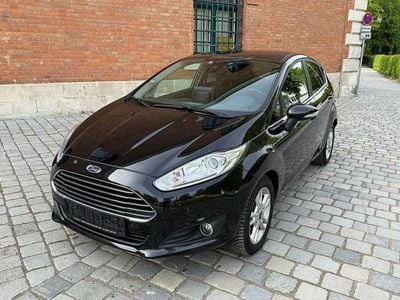 Begagnad Ford Fiesta Titanium 110 HK (80 kW) 2016 Svart Halvkombi