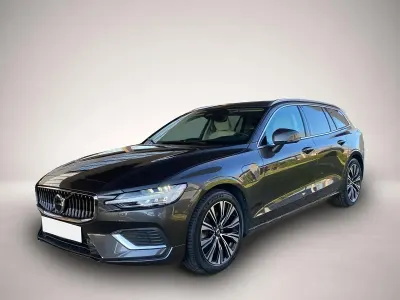 Gebraucht Volvo V60 Plus 455 PS (334 kW) 2022 Manufacturer Kombi