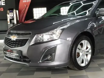Gebraucht Chevrolet Cruze 140 PS (102 kW) 2013 Grau Kleinwagen