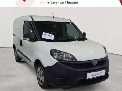 Usata Fiat Doblò 101 CV (74 kW) 2022 Bianco Monovolume