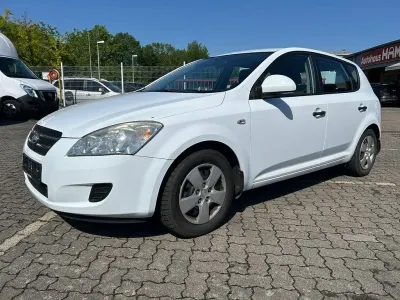 Gebraucht Kia Ceed LX 109 PS (80 kW) 2009 Weiß Kleinwagen