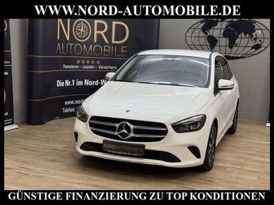 Gebraucht Mercedes B180 Style 116 PS (85 kW) 2023 Weiß Van / Kleinbus