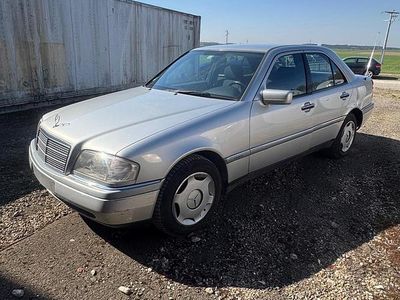 Gebraucht Mercedes C180 Elegance 122 PS (89 kW) 1994 Silber Limousine