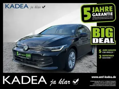 Używany VW Golf VIII Life 116 KM (85 kW) 2025 Czarny Sedan/Limuzyna