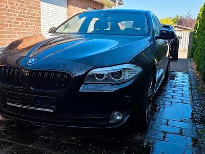 Schwarz Gebraucht 2013 BMW 520 Comfort Edition Kombi | 8.500 € (Fairer Preis)