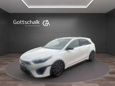 Gebraucht Kia Ceed GT GT 204 PS (150 kW) 2023 (hw2) deluxeweiss met. Limousine