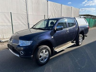 Gebraucht Mitsubishi L200 Invite 136 PS (100 kW) 2012 Blau Abholung