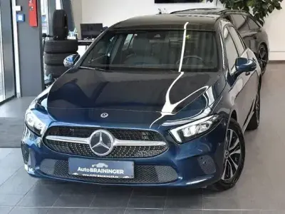 Gebraucht Mercedes A200 150 PS (110 kW) 2021 Denimblau Limousine