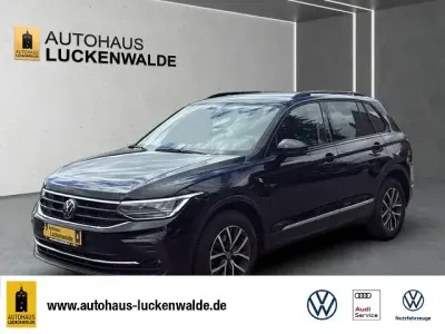 Gebraucht VW Tiguan Life 150 PS (110 kW) 2023 Schwarz SUV