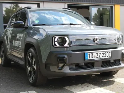 Brugt Renault 4 E-Tech Komfort 110 kW (150 HK) 2025 Grå SUV
