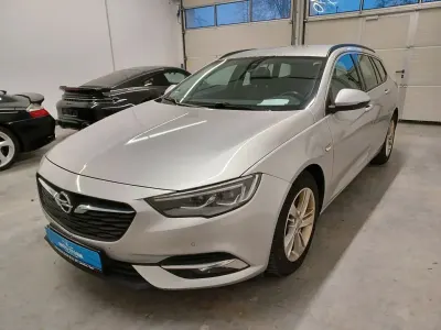 Używany Opel Insignia Business Edition 170 KM (125 kW) 2018 Srebrny Kombi