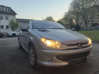 Gebraucht Peugeot 206 CC 109 PS (80 kW) 2005 Silber Cabrio