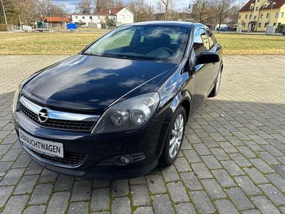Gebraucht Opel Astra GTC Selection 116 PS (85 kW) 2009 Schwarz Limousine