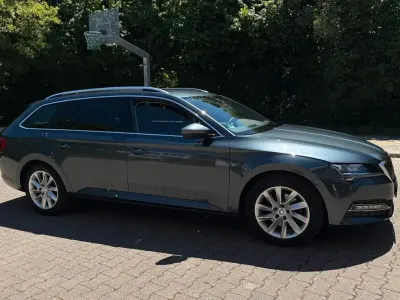 Gebraucht Skoda Superb Elegance 190 PS (139 kW) 2020 Grau Kombi