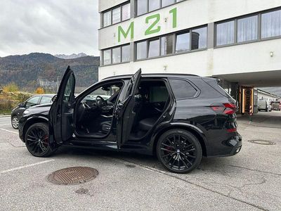 Schwarz Gebraucht 2025 BMW X5 M Sport SUV | 79.730 € (Etwas zu teuer)