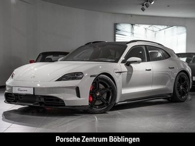 Nuova Porsche Taycan GTS Sport Turismo 514 kW (700 CV) 2025 Bianco Berlina