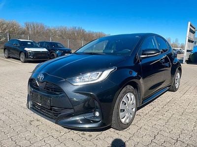 Gebraucht Toyota Yaris Active 125 PS (91 kW) 2024 Night sky black met. 209 Kleinwagen