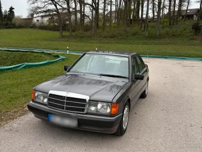 Gebraucht Mercedes 190 108 PS (79 kW) 1991 Braun Limousine