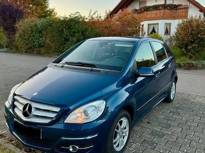 Gebraucht Mercedes B180 116 PS (85 kW) 2010 Blau Van / Kleinbus