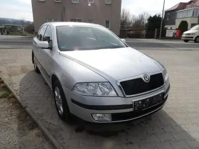 Gebraucht Skoda Octavia Elegance 102 PS (75 kW) 2009 Silber Limousine