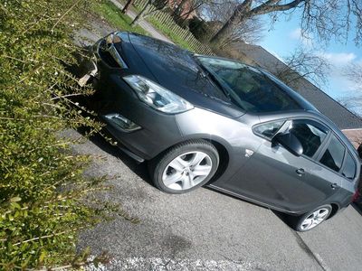 Gebraucht Opel Astra 140 PS (102 kW) 2011 Grau Kombi